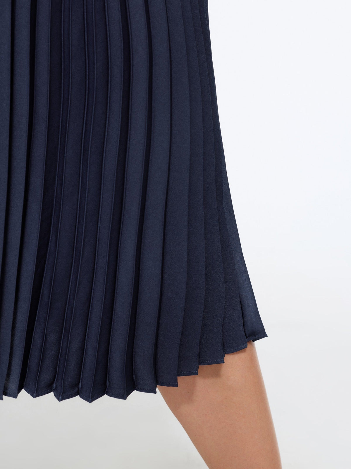 Solid Pleated Flowy Midi Skirt